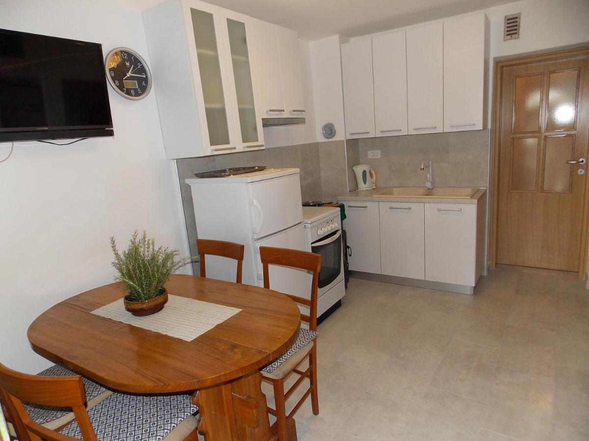 Apartments Miro Корнич Екстер'єр фото