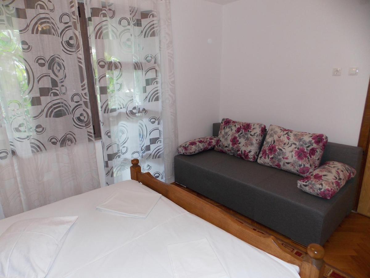 Apartments Miro Корнич Екстер'єр фото